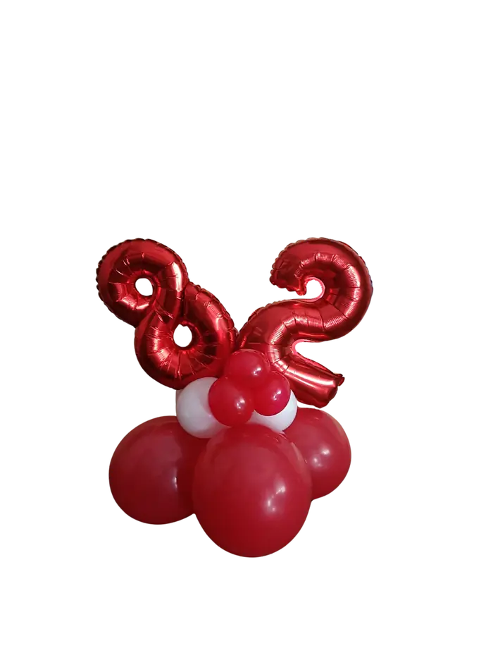 Composizione rosso rubino: allestimento con palloncini realizzato da Feste Pazze a Seregno